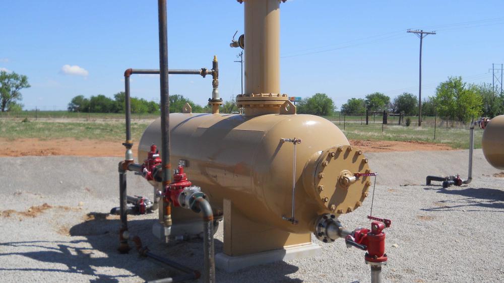 Liquid level control setup on a vessel