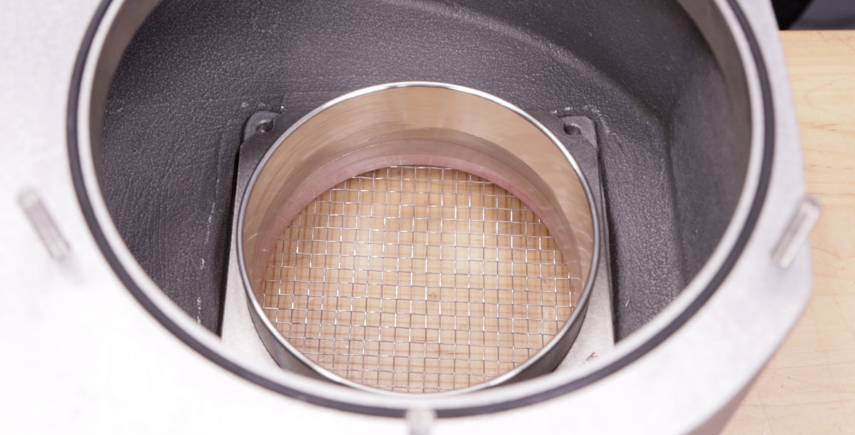 sealing surface below the pallet assembly on vacuum side of lamot l12E PVRV